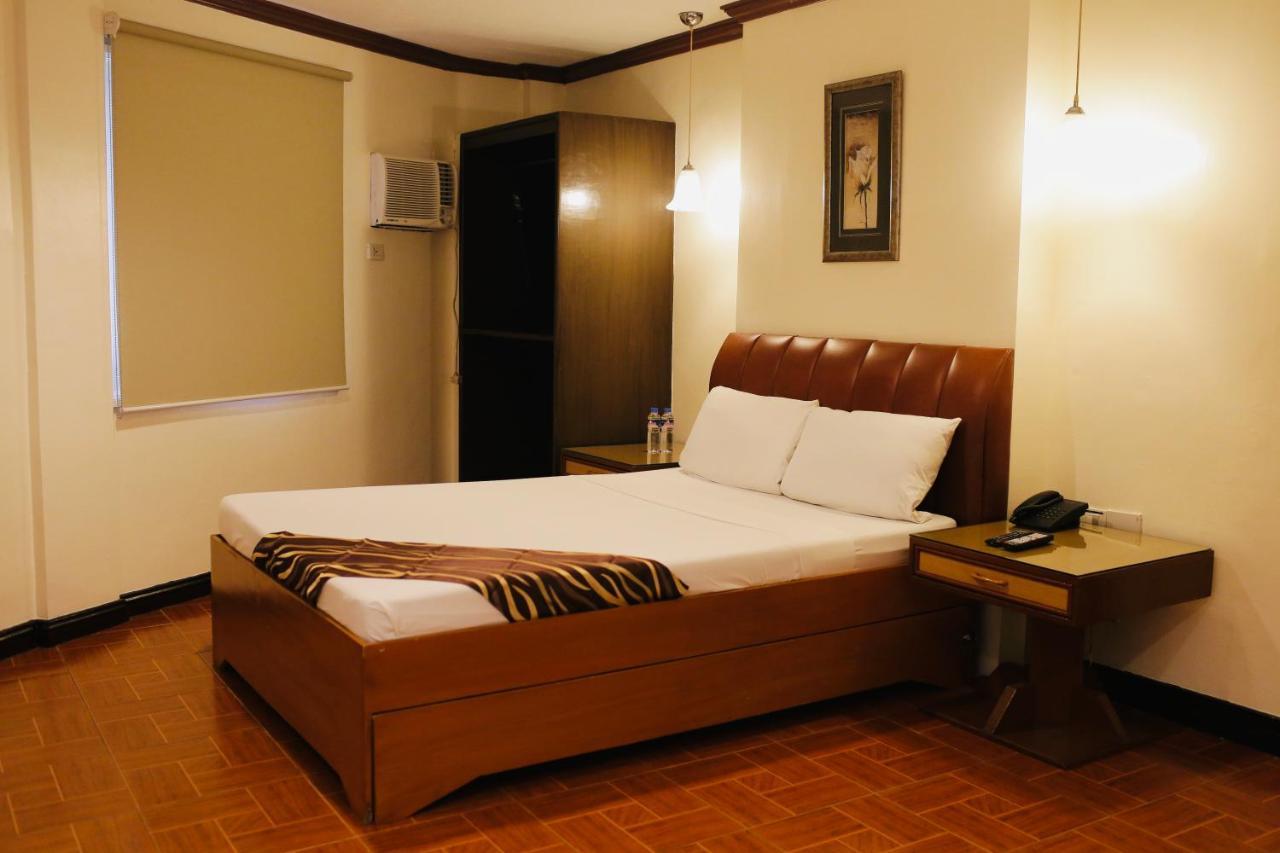 Amalfi718 Hotel Lipa City Eksteriør bilde