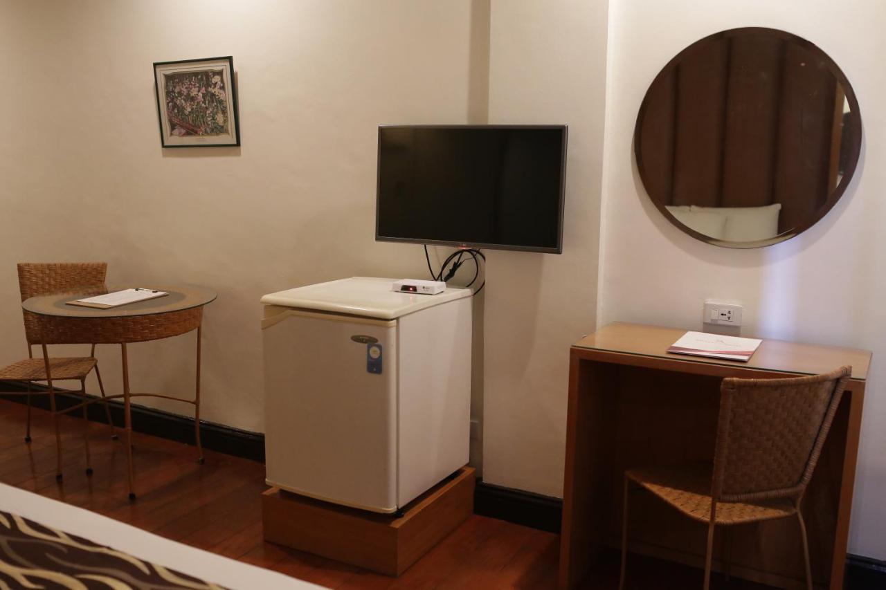 Amalfi718 Hotel Lipa City Eksteriør bilde