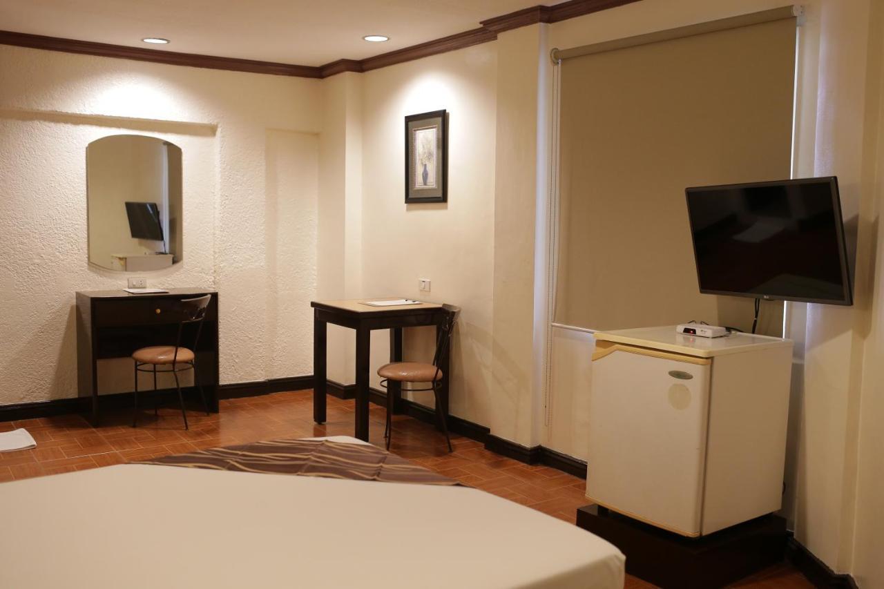 Amalfi718 Hotel Lipa City Eksteriør bilde