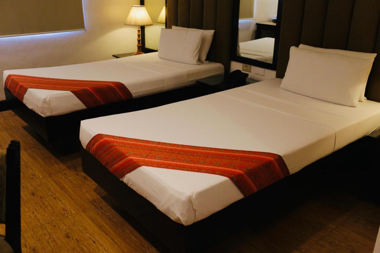 Amalfi718 Hotel Lipa City Eksteriør bilde
